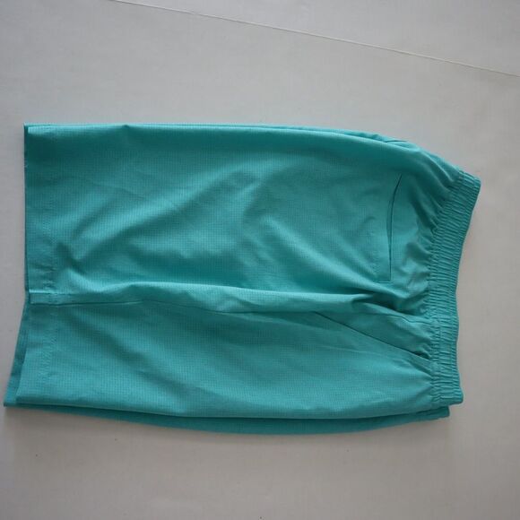 adidas ADVR0833 Men's Sz Medium Semi Mint Rush Green Woven Range Shorts - Picture 4 of 4